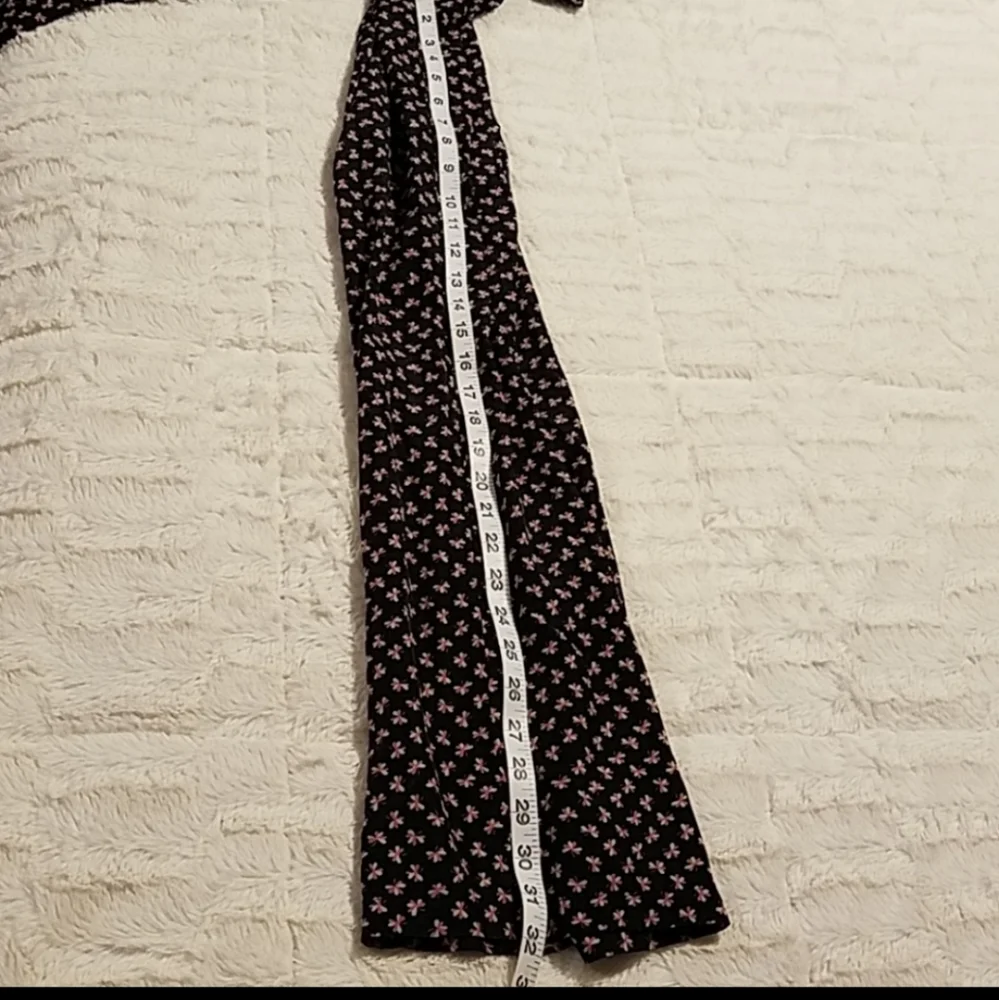 NWOT Forever 21 floral pants - Picture 8 of 9